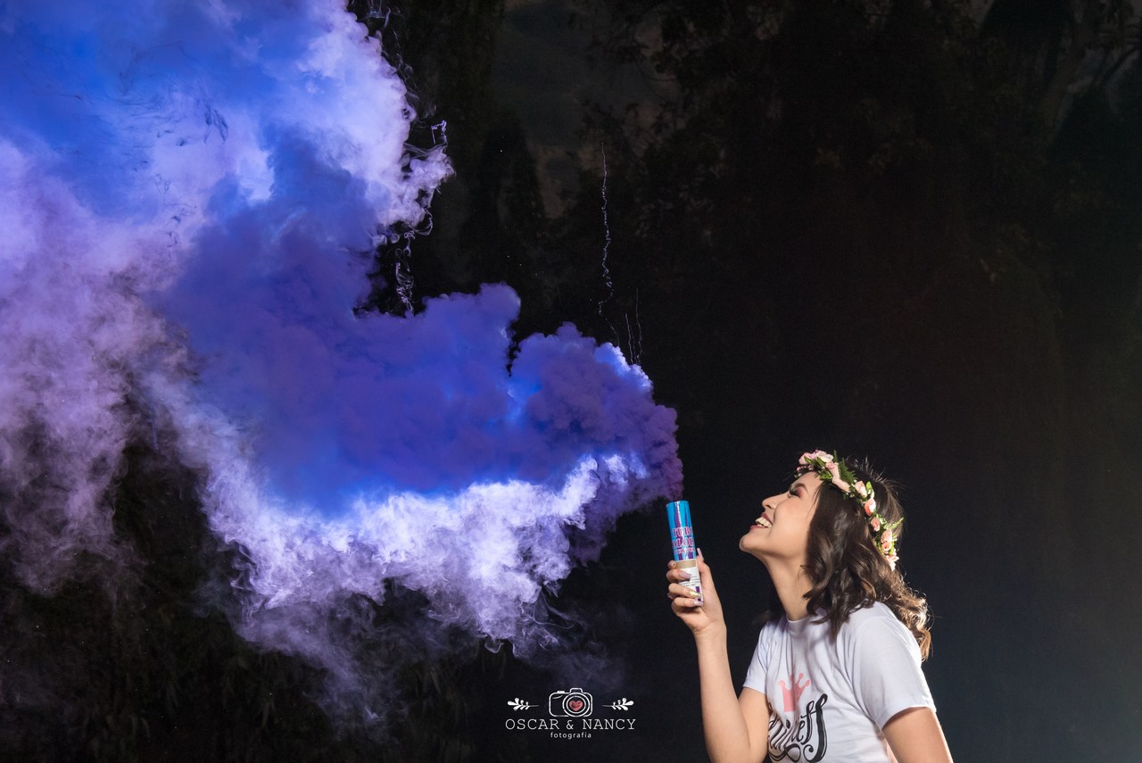 fotografia-de-15-años-con-humo-en-lima