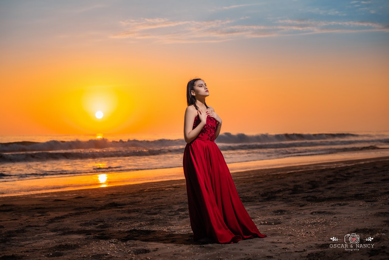 fotos-de-15-años-con-vestido-en-el-mar
