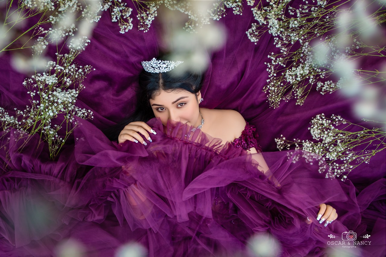 fotos-de-15-años-con-vestido-morado